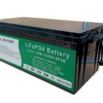 Tout en un 2.56KWh 2000 cycles batterie 12v lifepo4 200ah pack au lithium pour véhicule électrique